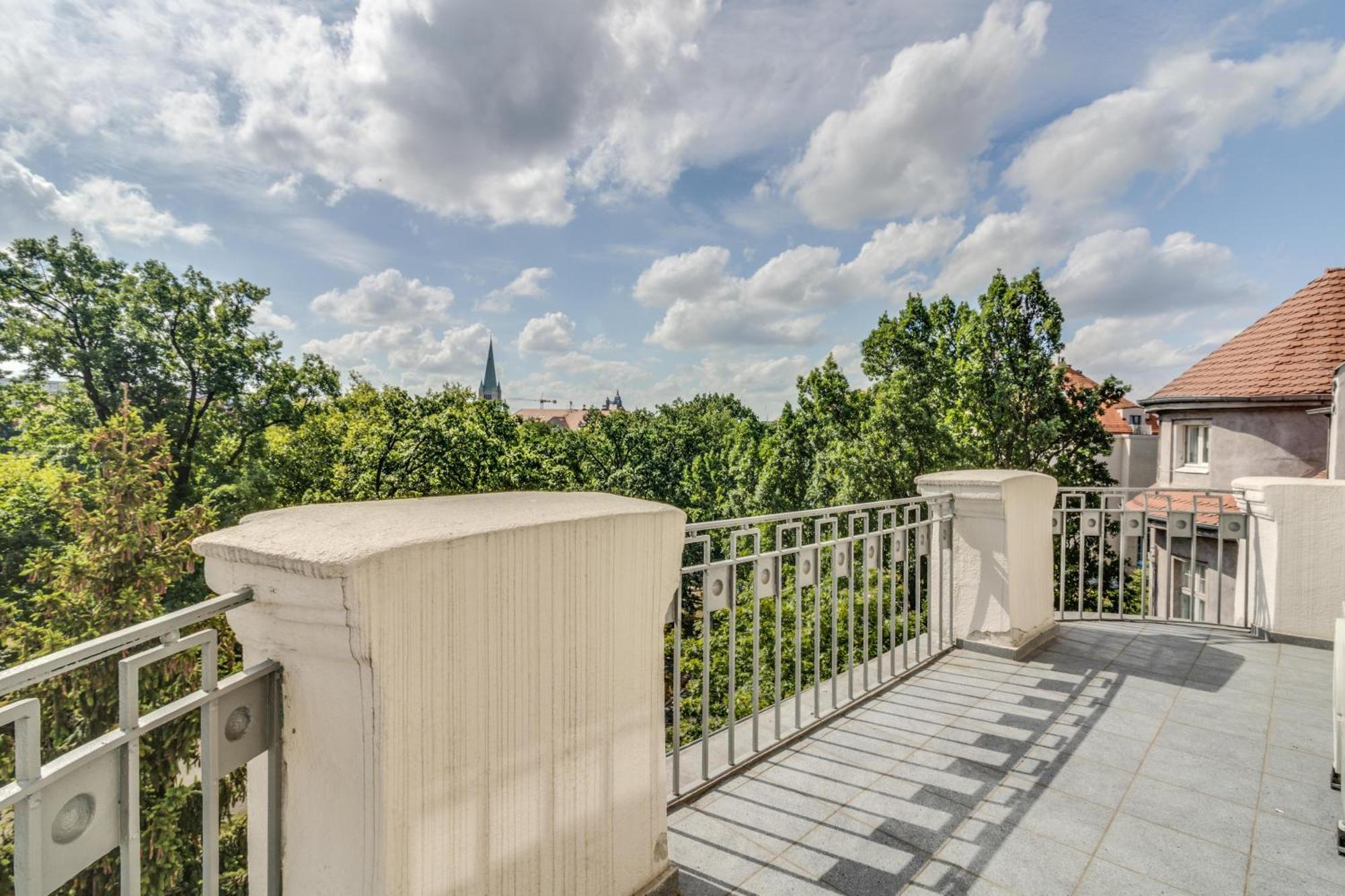 Rentplanet - Powstancow Slaskich * Wroclaw